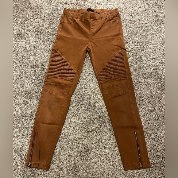 Beulah Moto Zipper Jeggings. Size large (6) - Picture 1 of 3